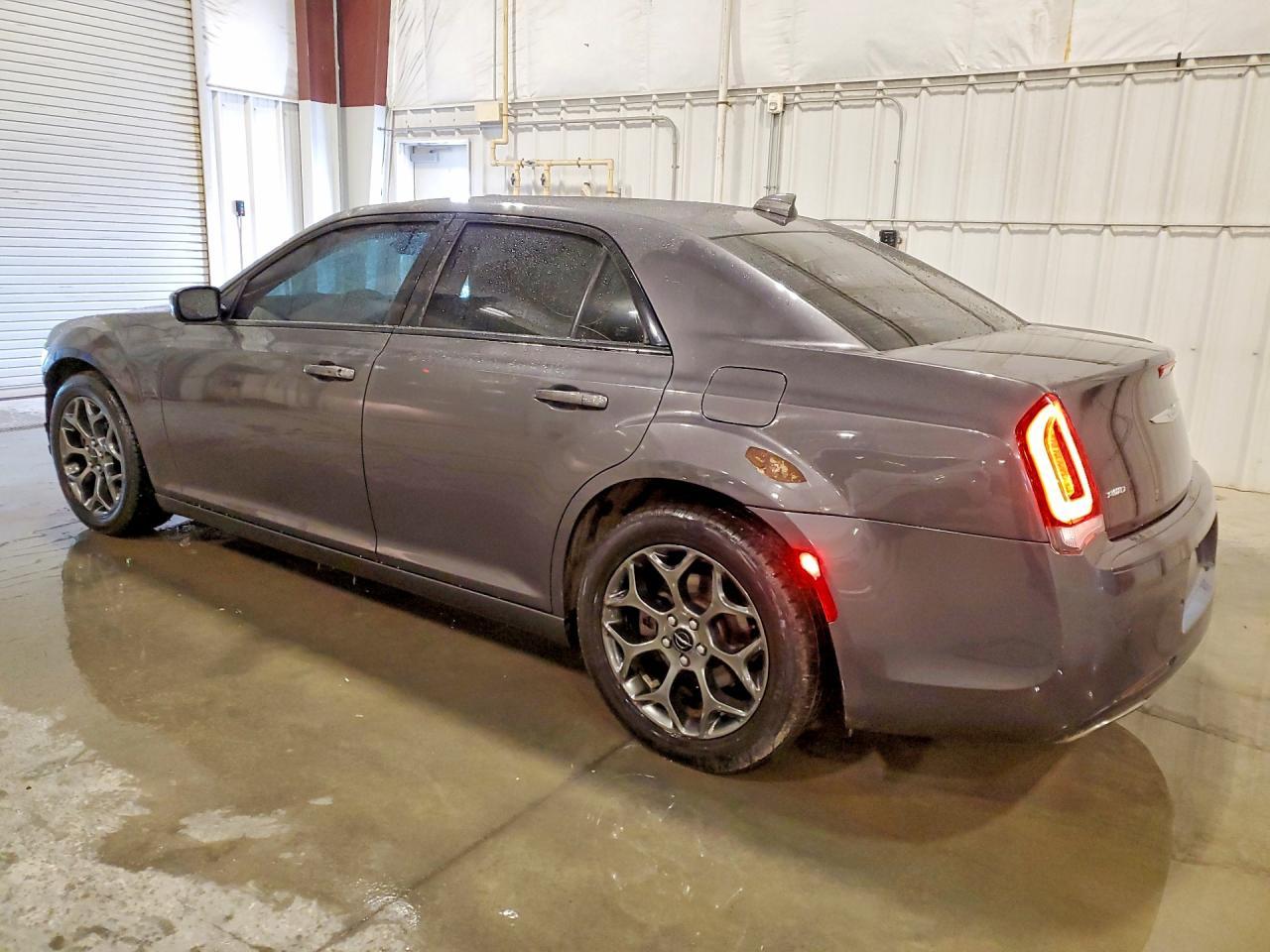 2017 Chrysler 300 S - Фото 2