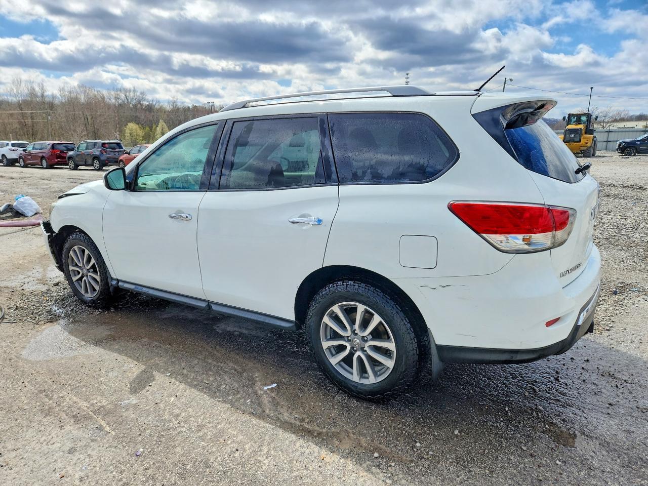 2016 Nissan Pathfinder S - Фото 2