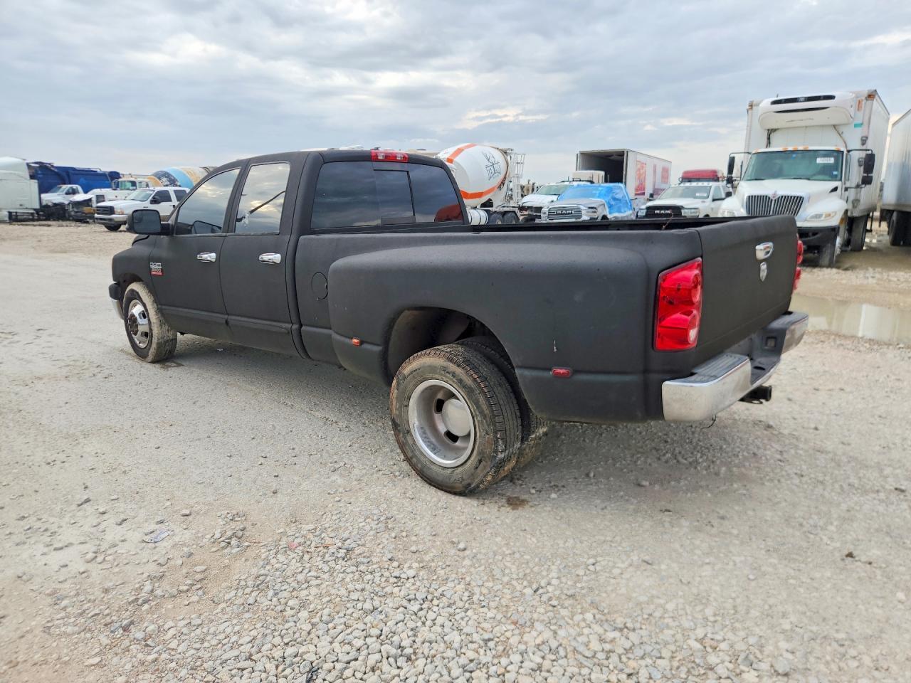 2007 Dodge Ram 3500 St - Фото 2