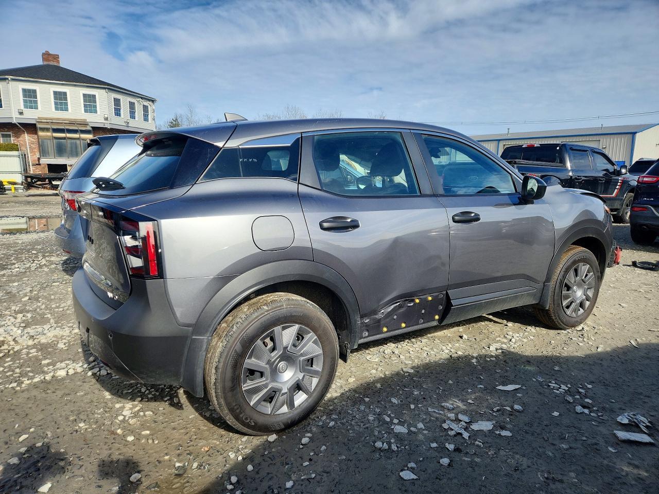 2025 Nissan Kicks S - Фото 3