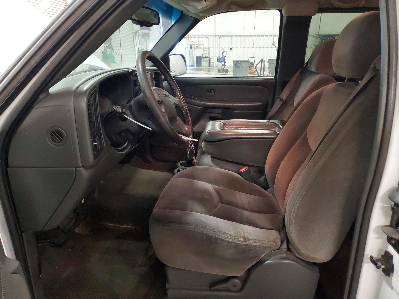 2003 GMC New Sierra C1500 - Фото 7