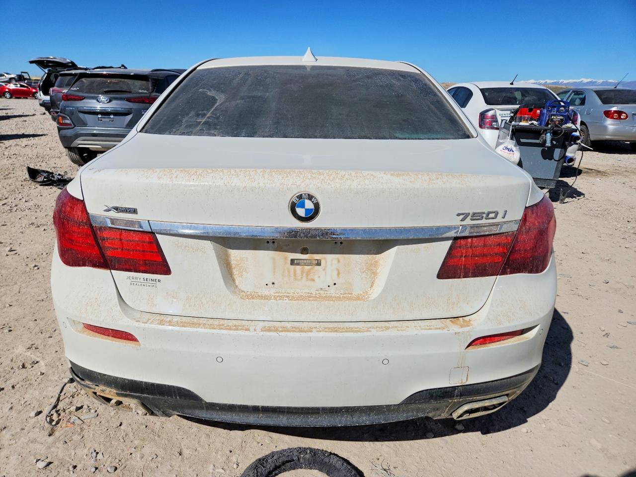 2014 BMW 750 Xi - Image 6