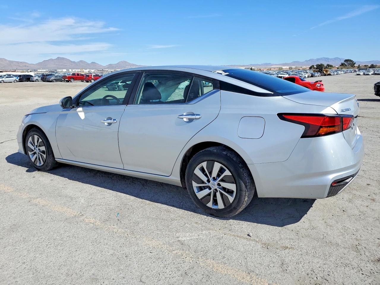 2022 Nissan Altima 2.5 S - Фото 2