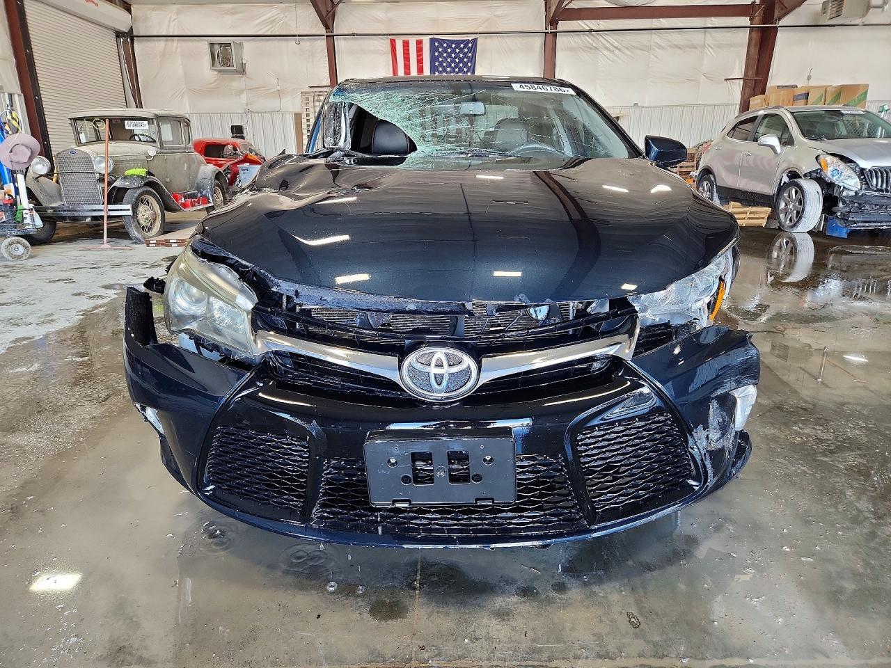 2017 Toyota Camry - Фото 5