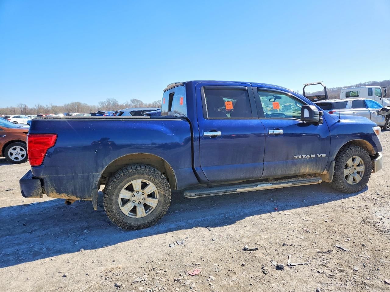 2018 Nissan Titan Sv - Image 3