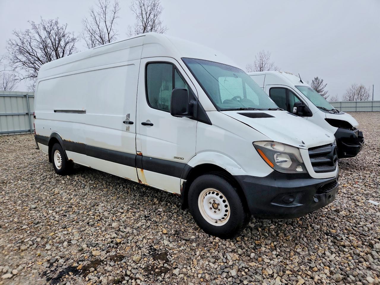 2014 Mercedes Benz Sprinter 2500 Delivery Van - Фото 4