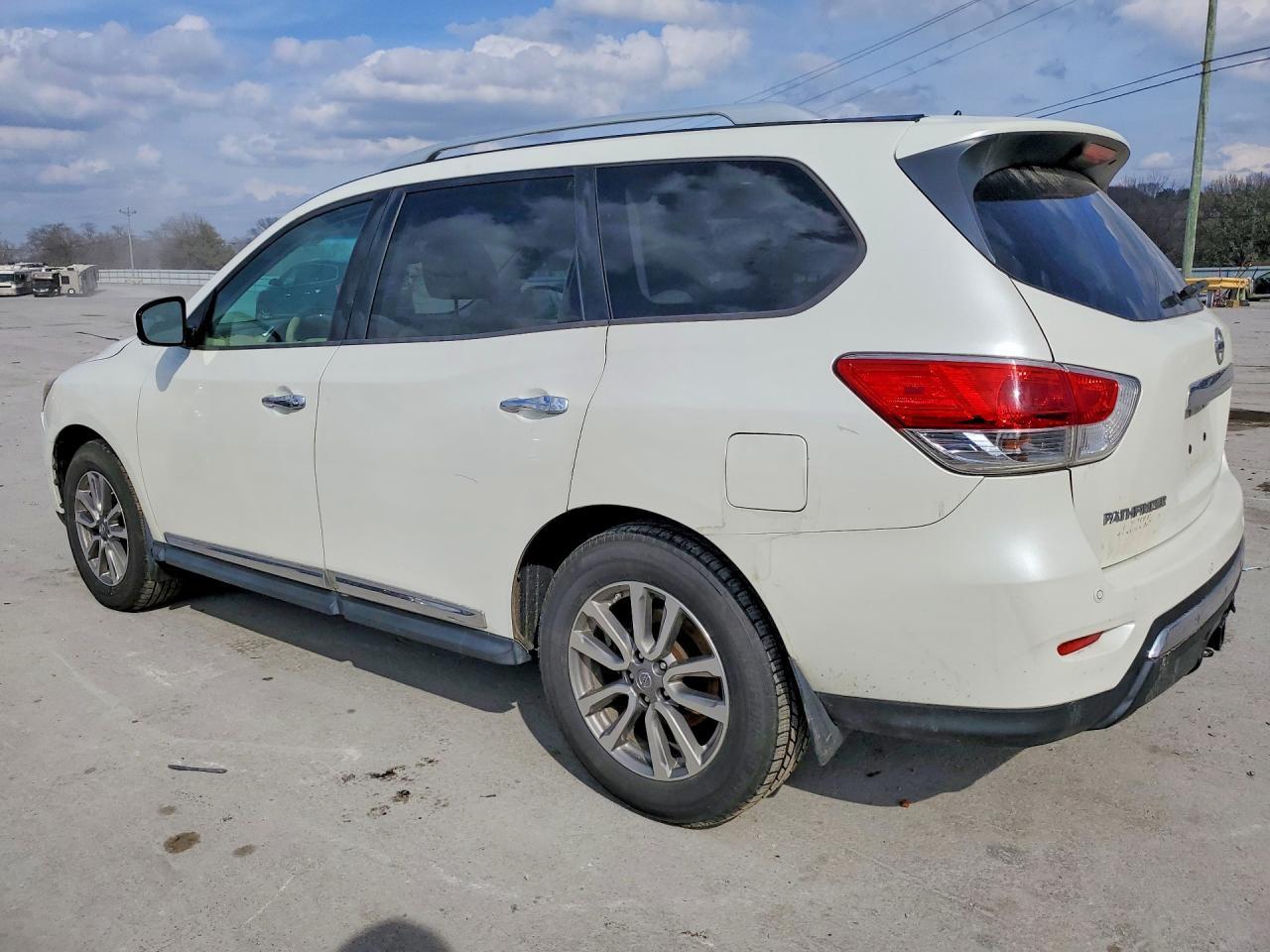 2015 Nissan Pathfinder Sl - Фото 2