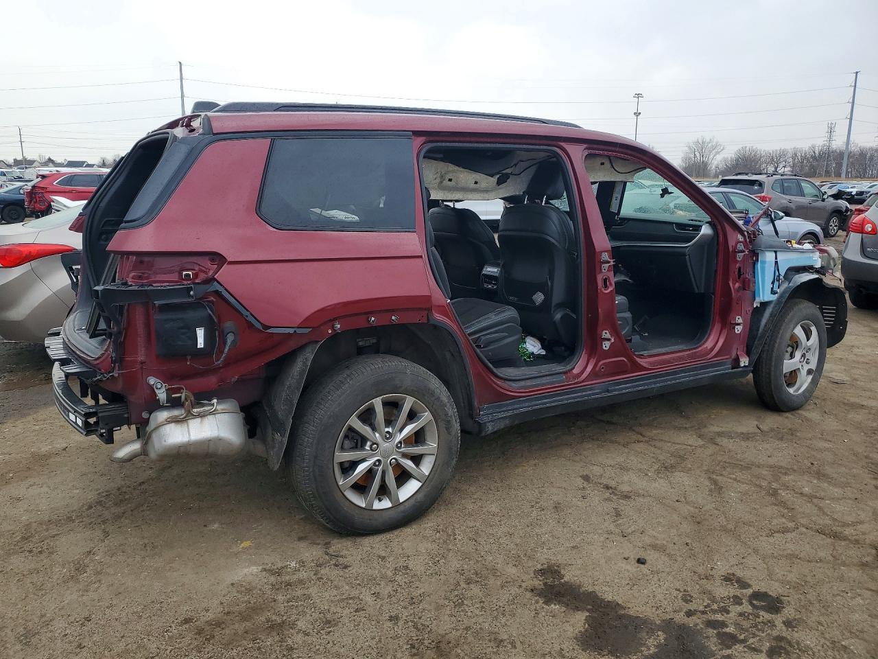 2024 Jeep Grand Cherokee L Laredo - Image 3