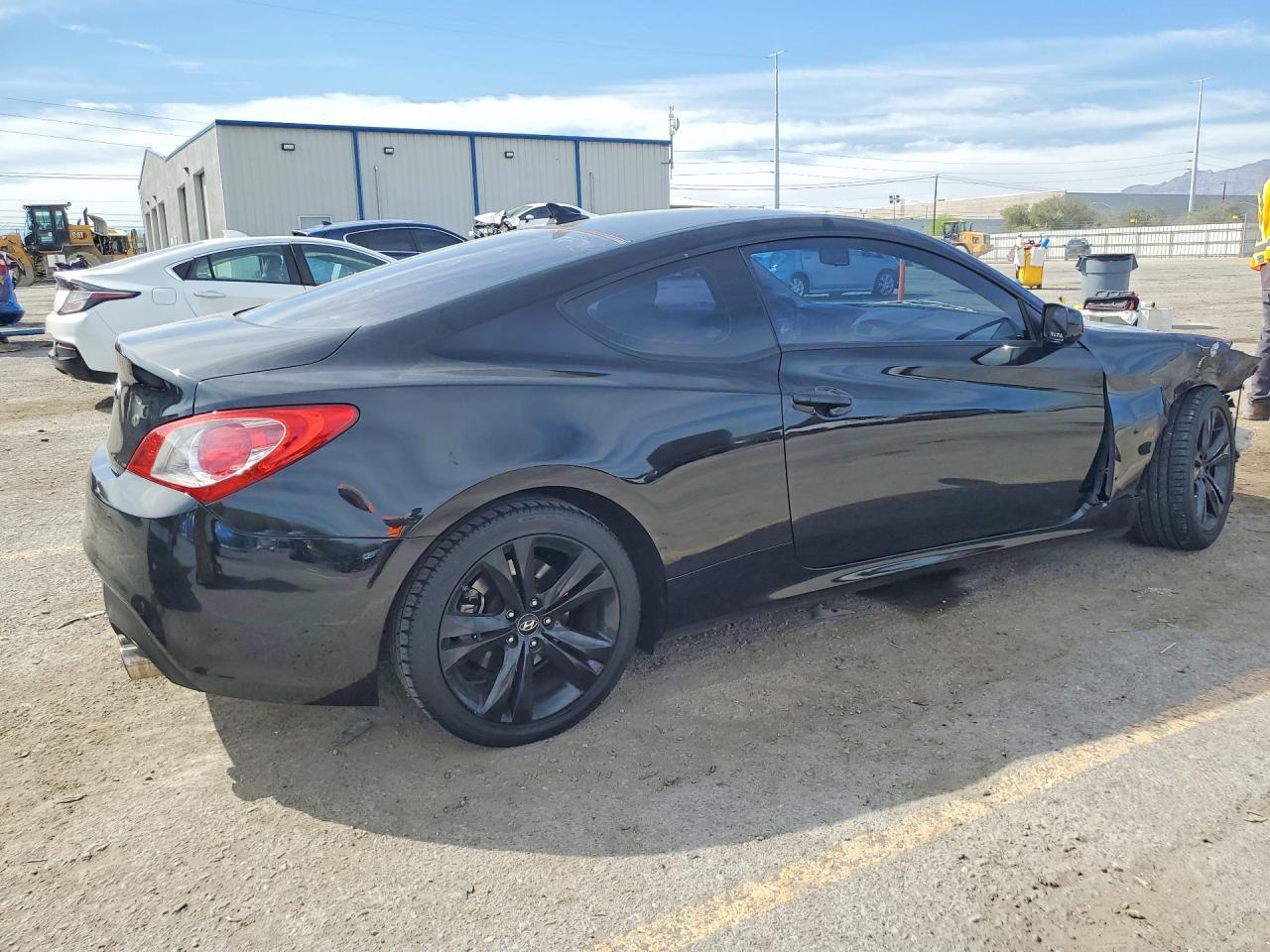 2010 Hyundai Genesis Coupe 2.0T - Фото 3