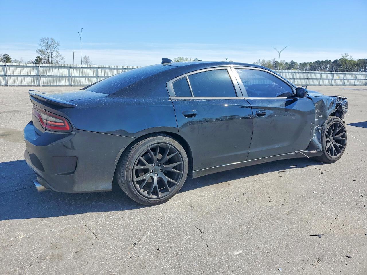 2015 Dodge Charger R - Image 3