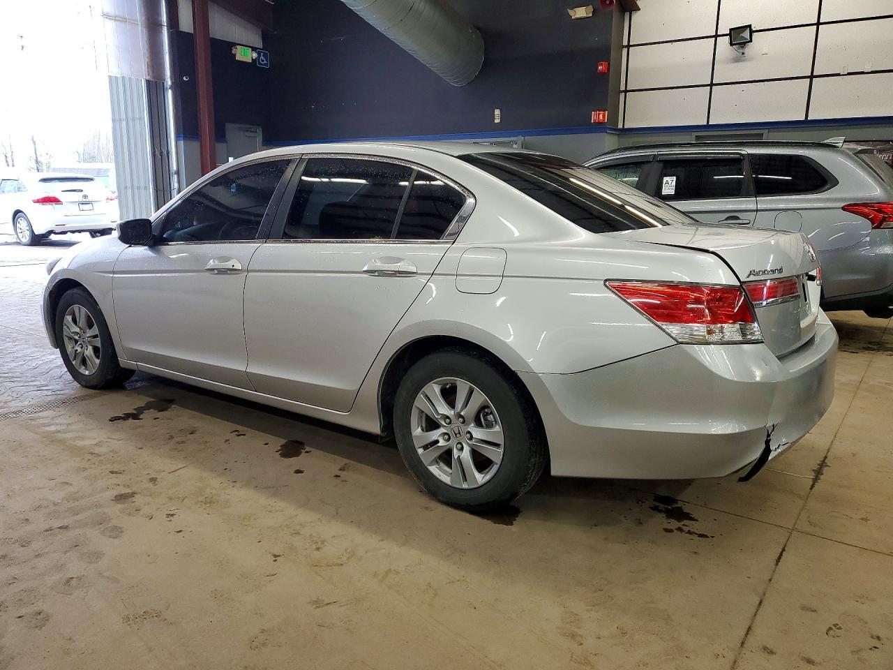 2011 Honda Accord Lxp - Фото 2