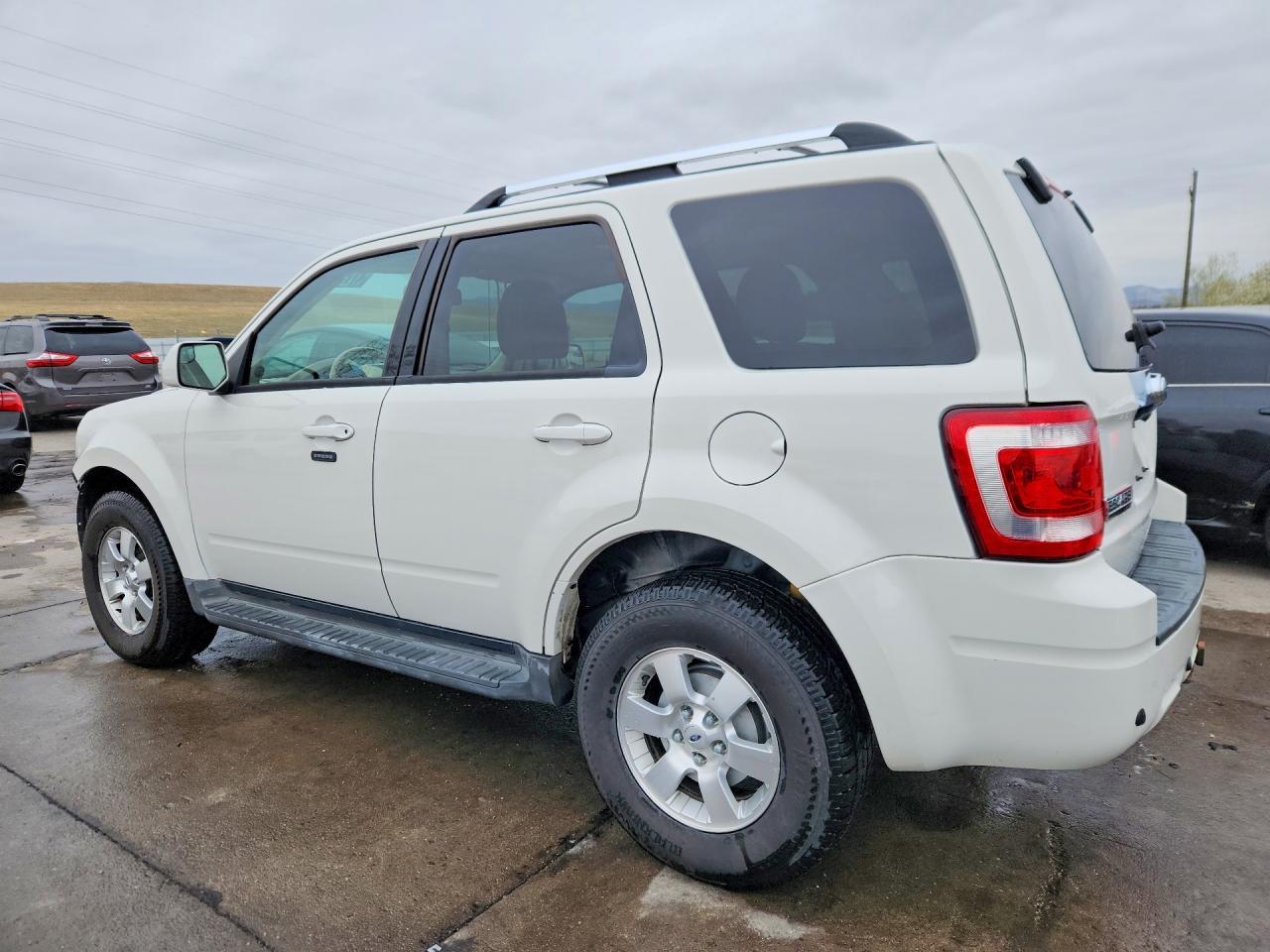 2010 Ford Escape Limited - Фото 2
