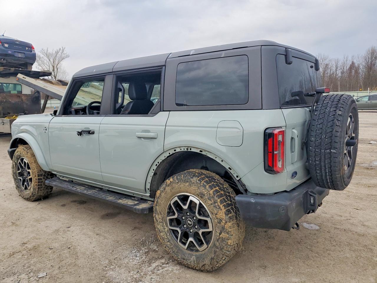 2023 Ford Bronco Base - Фото 2