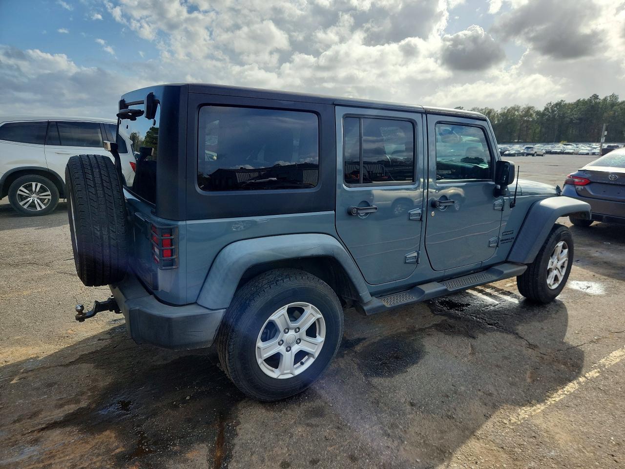 2015 Jeep Wrangler Unlimited Sport - Image 3