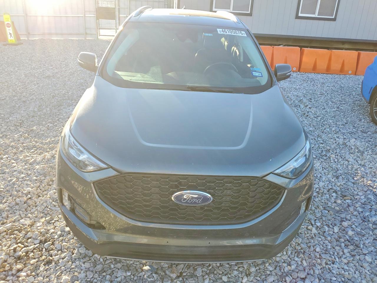 2020 Ford Edge Titanium - Image 5