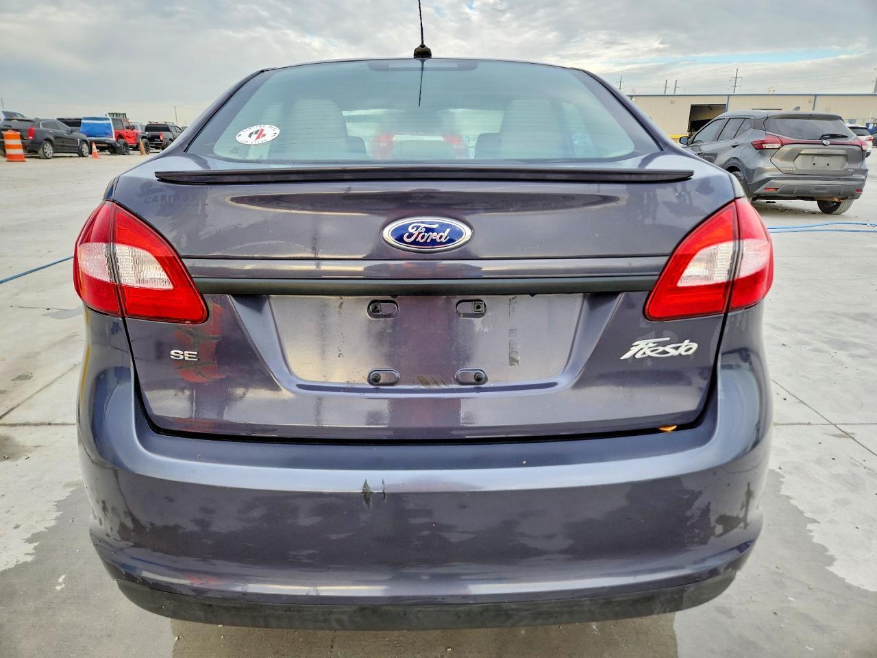 2012 Ford Fiesta Se - Фото 6
