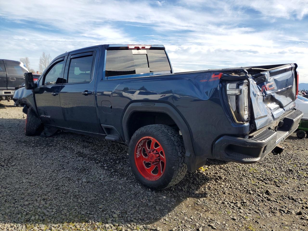 2022 GMC Sierra K2500 At4 - Фото 2