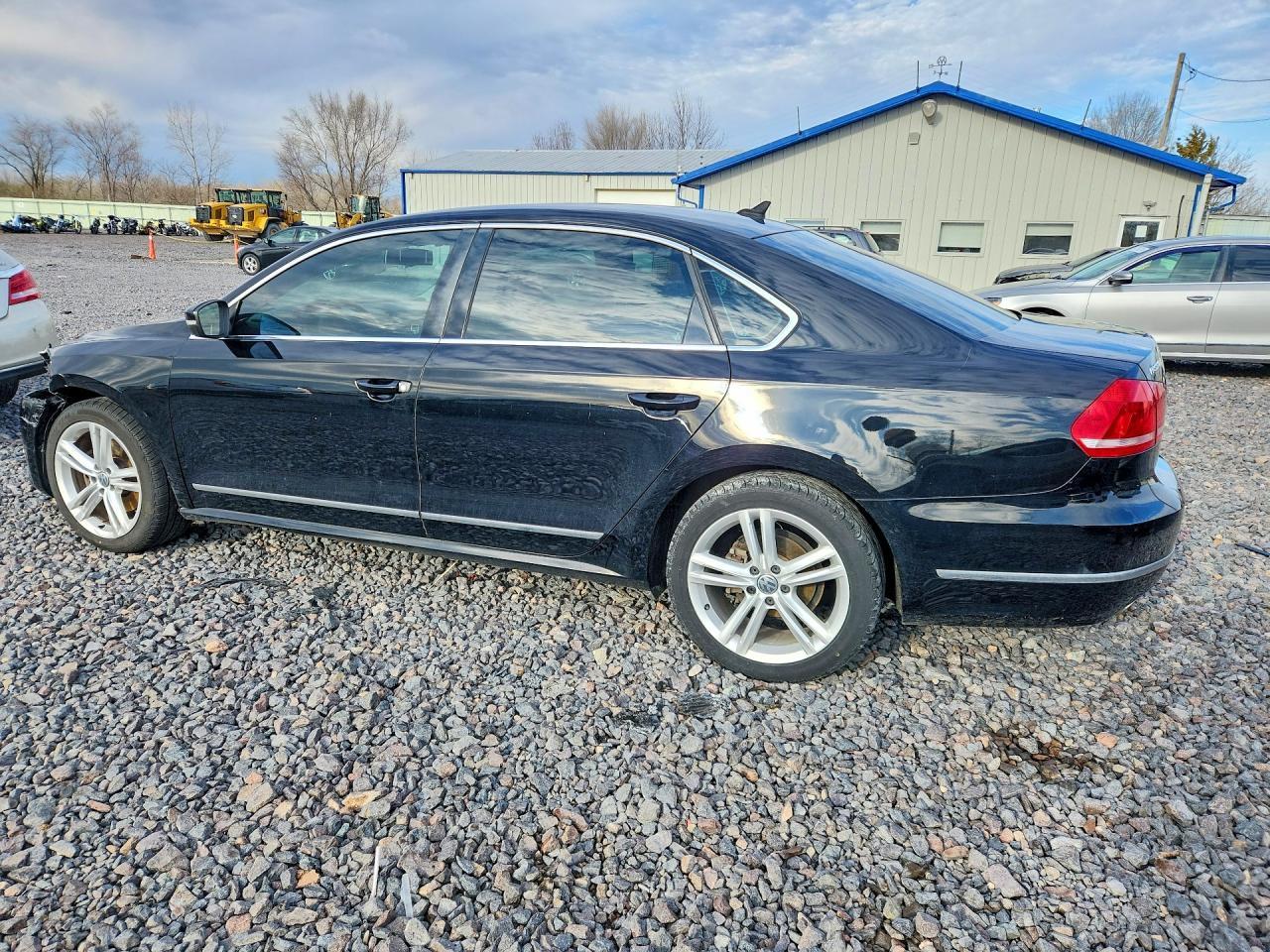 2014 Volkswagen Passat Sel - Image 2