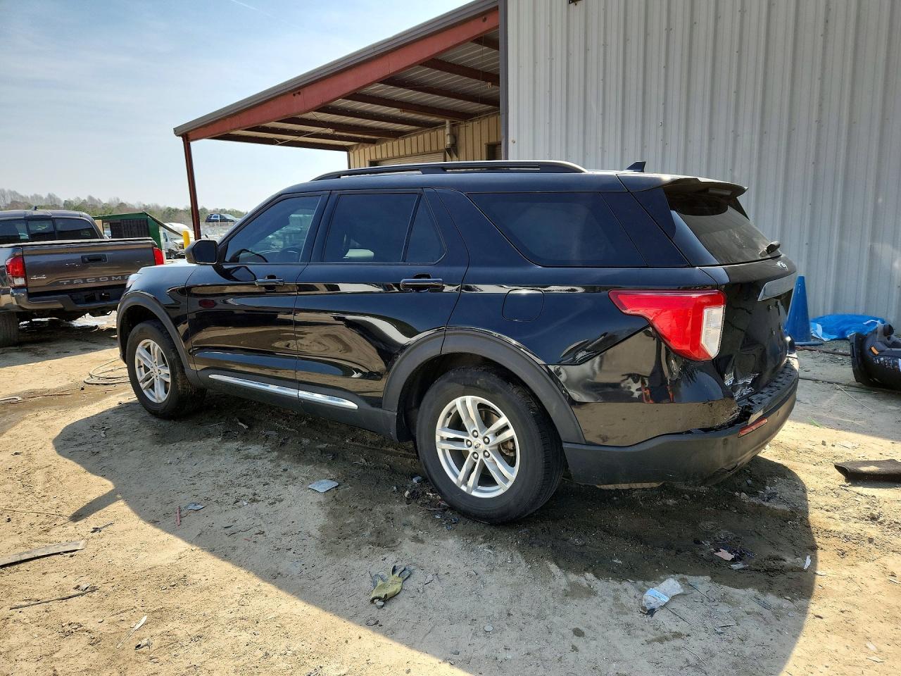 2023 Ford Explorer Xlt - Фото 2