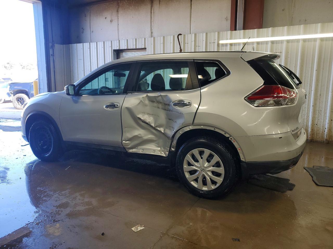 2015 Nissan Rogue S - Image 2
