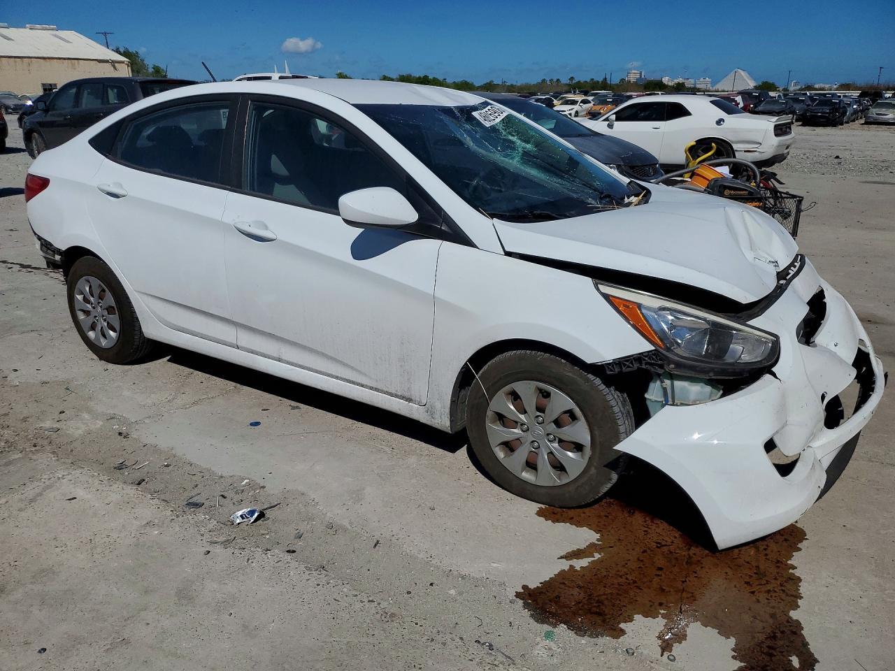 2017 Hyundai Accent Se - Фото 4
