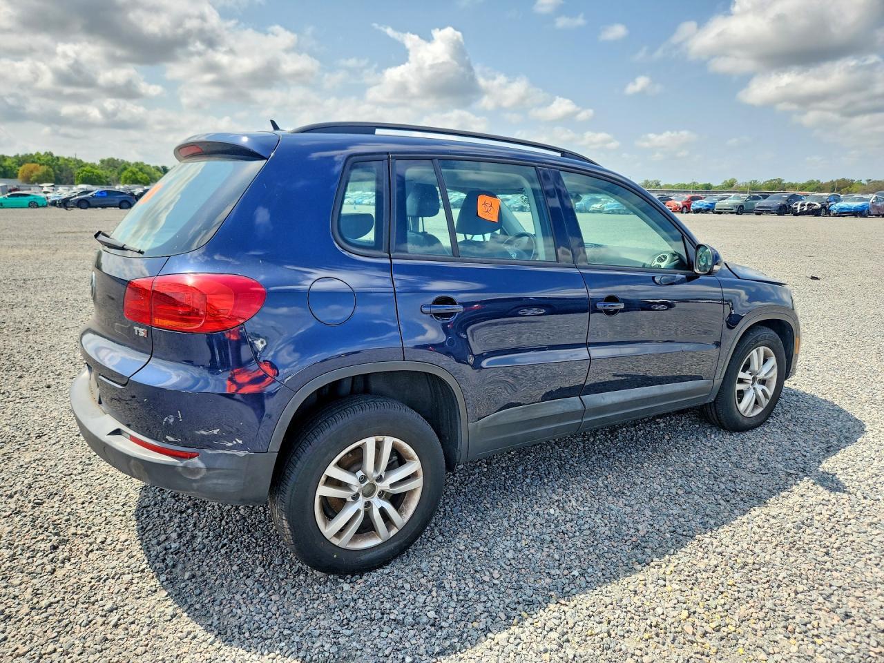 2016 Volkswagen Tiguan S - Image 3
