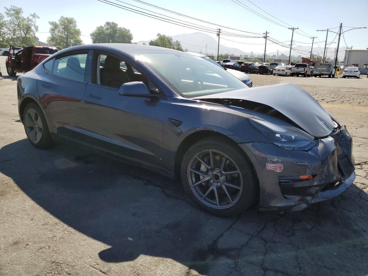 2023 Tesla Model 3 - Image 4
