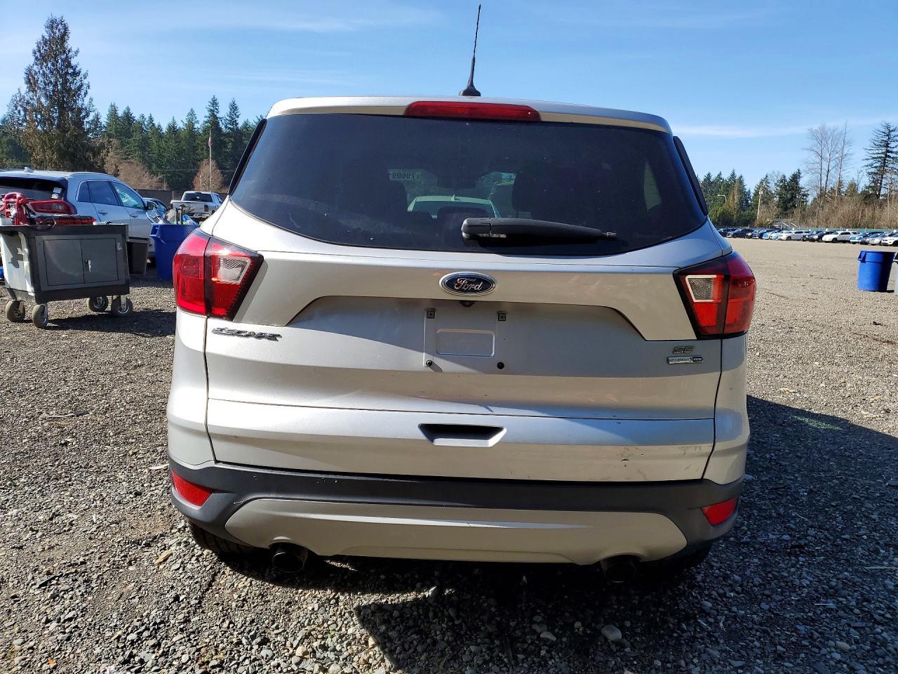 2019 Ford Escape Se - Фото 6