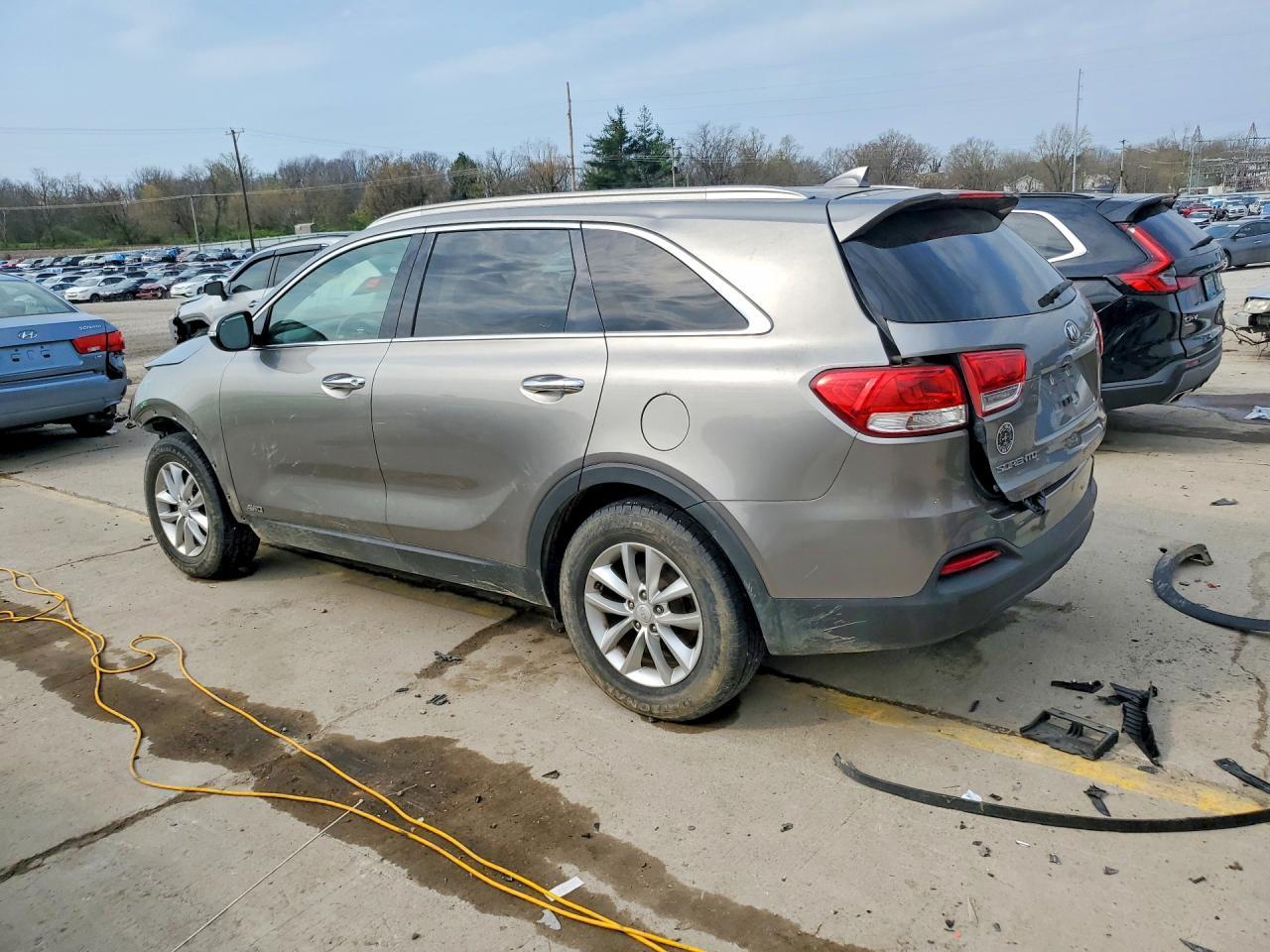 2018 Kia Sorento Lx - Image 2