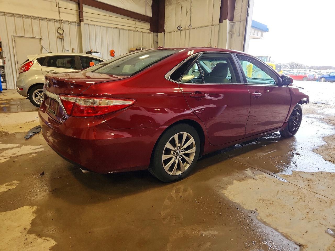 2016 Toyota Camry Xle - Image 3