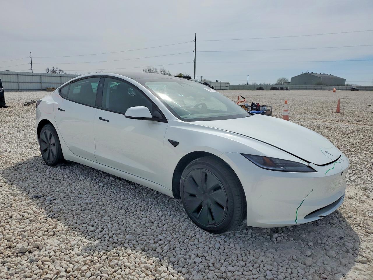 2025 Tesla Model 3 - Фото 4