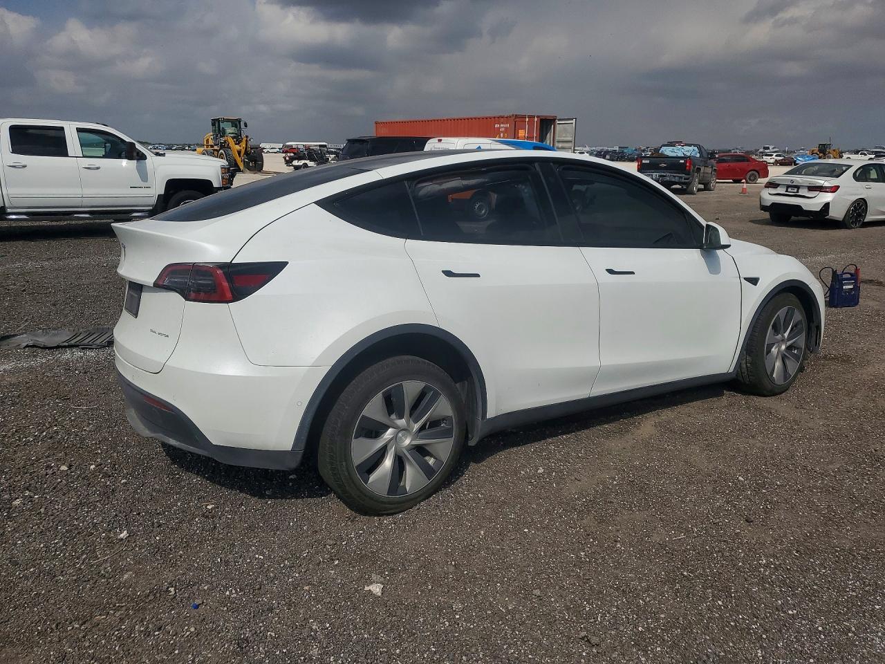 2022 Tesla Model Y - Фото 3