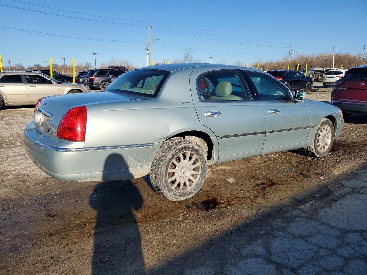 2007 Lincoln Town Car Signature - Фото 3