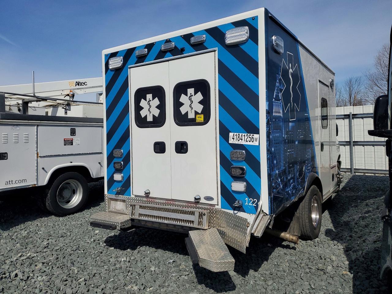 2022 Ford E350 Ambulance - Фото 3