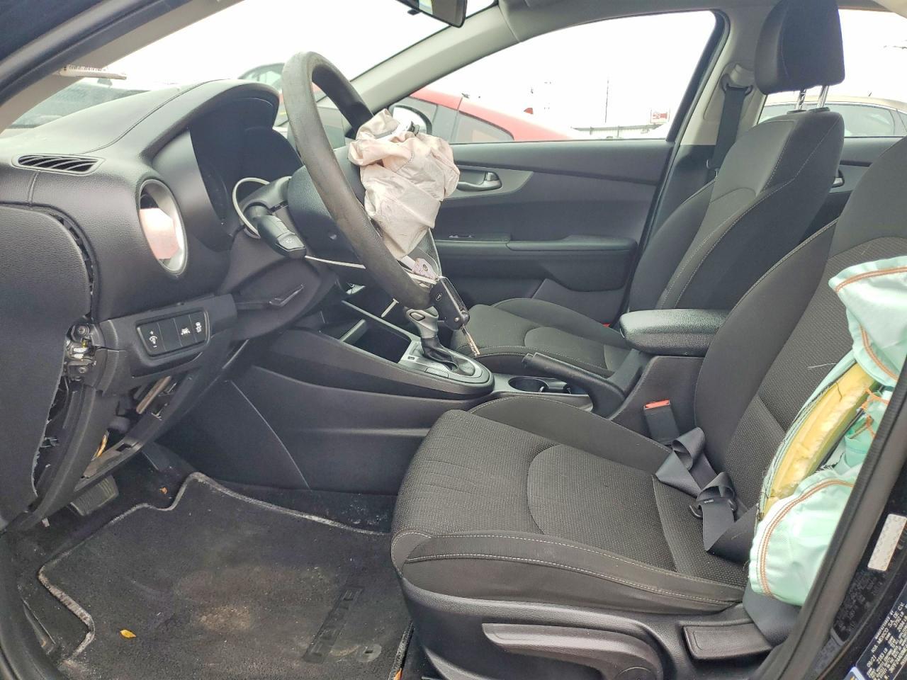 2021 Kia Forte Lxs - Image 7