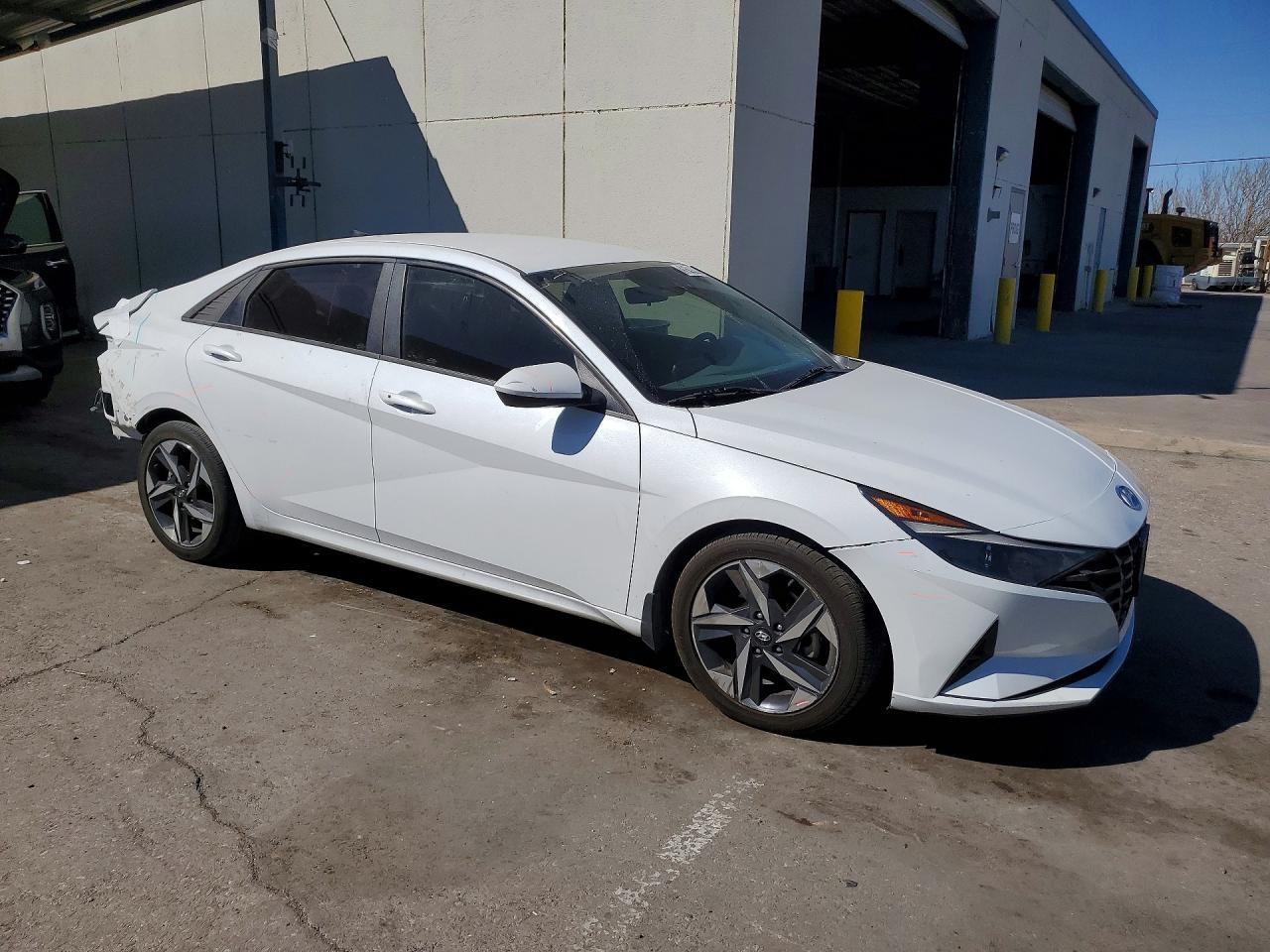 2023 Hyundai Elantra Sel - Фото 4