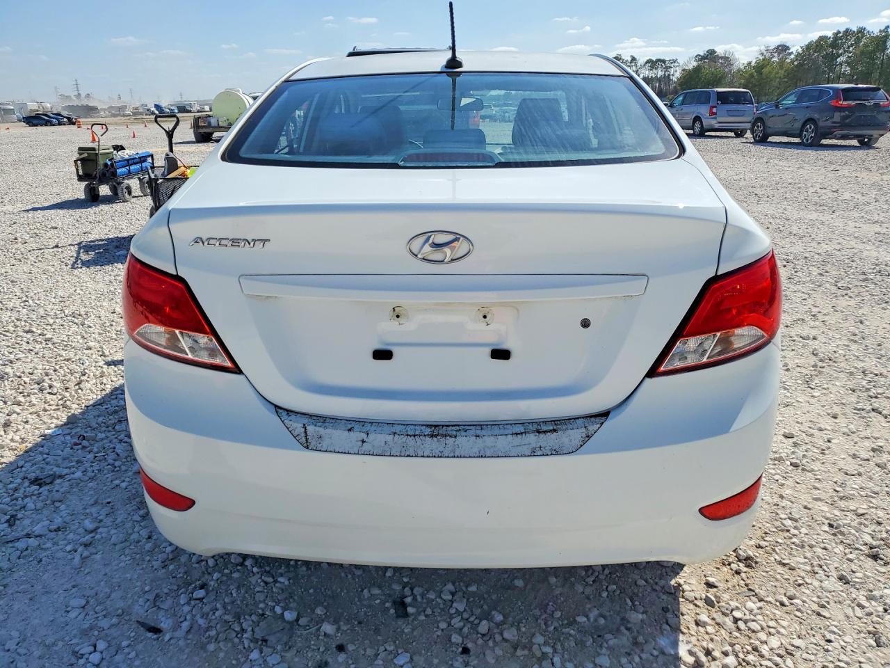 2016 Hyundai Accent Se - Фото 6