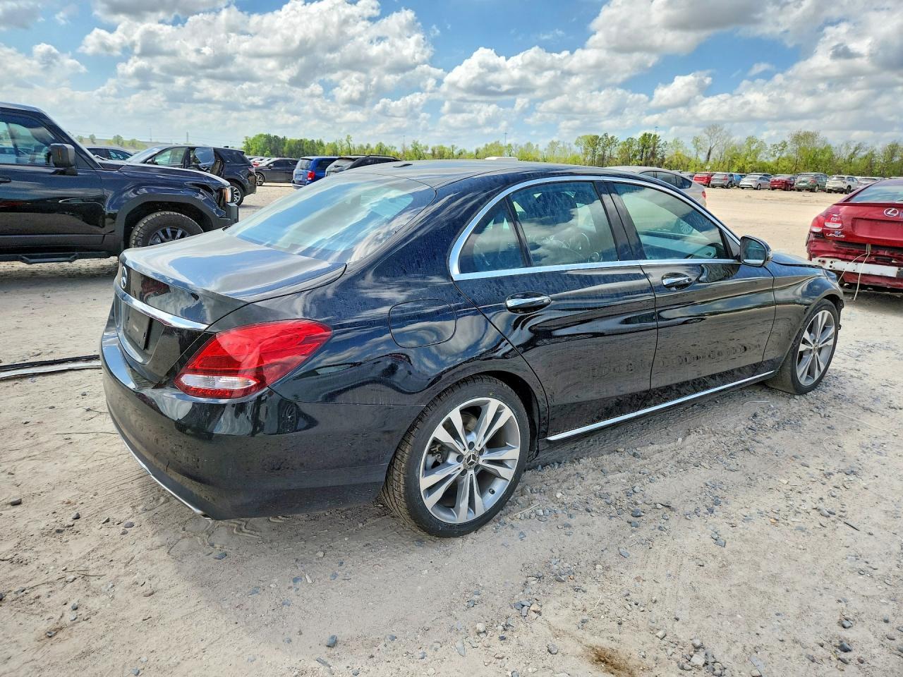 2018 Mercedes-Benz C 300 - Фото 3