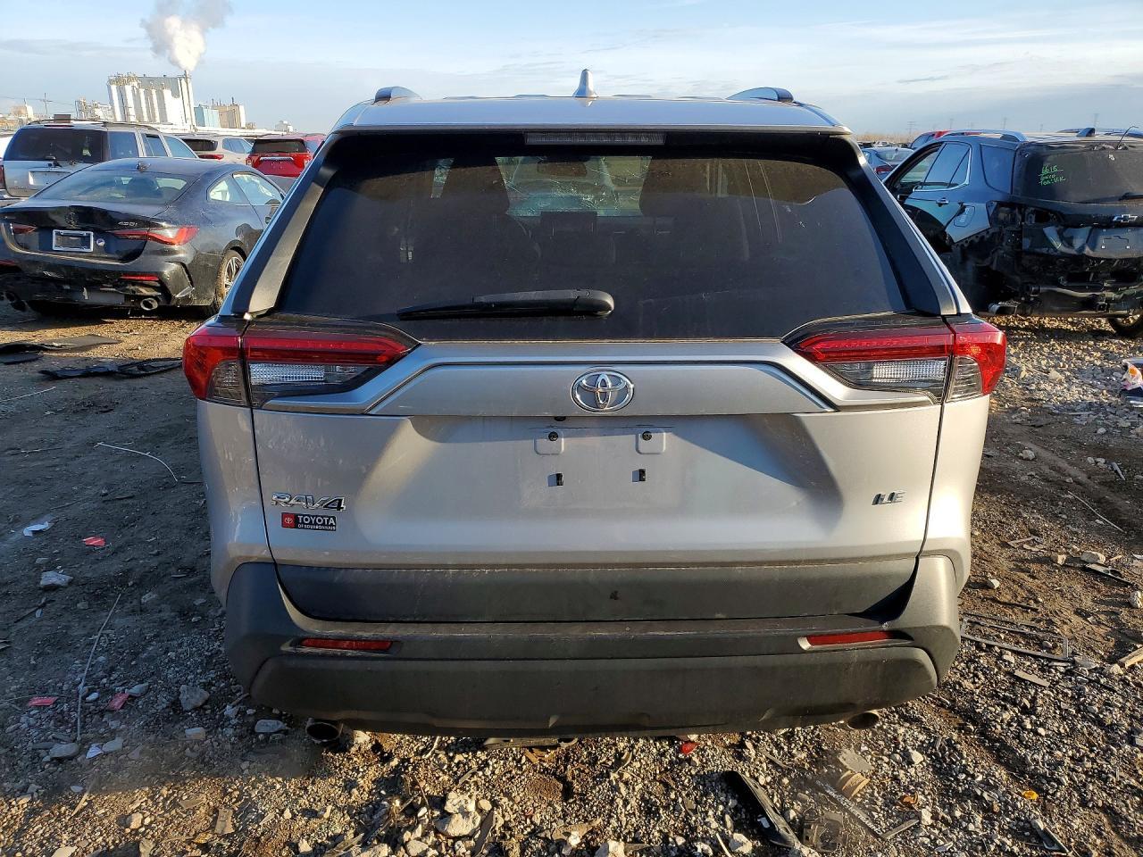 2020 Toyota Rav4 Le - Фото 6