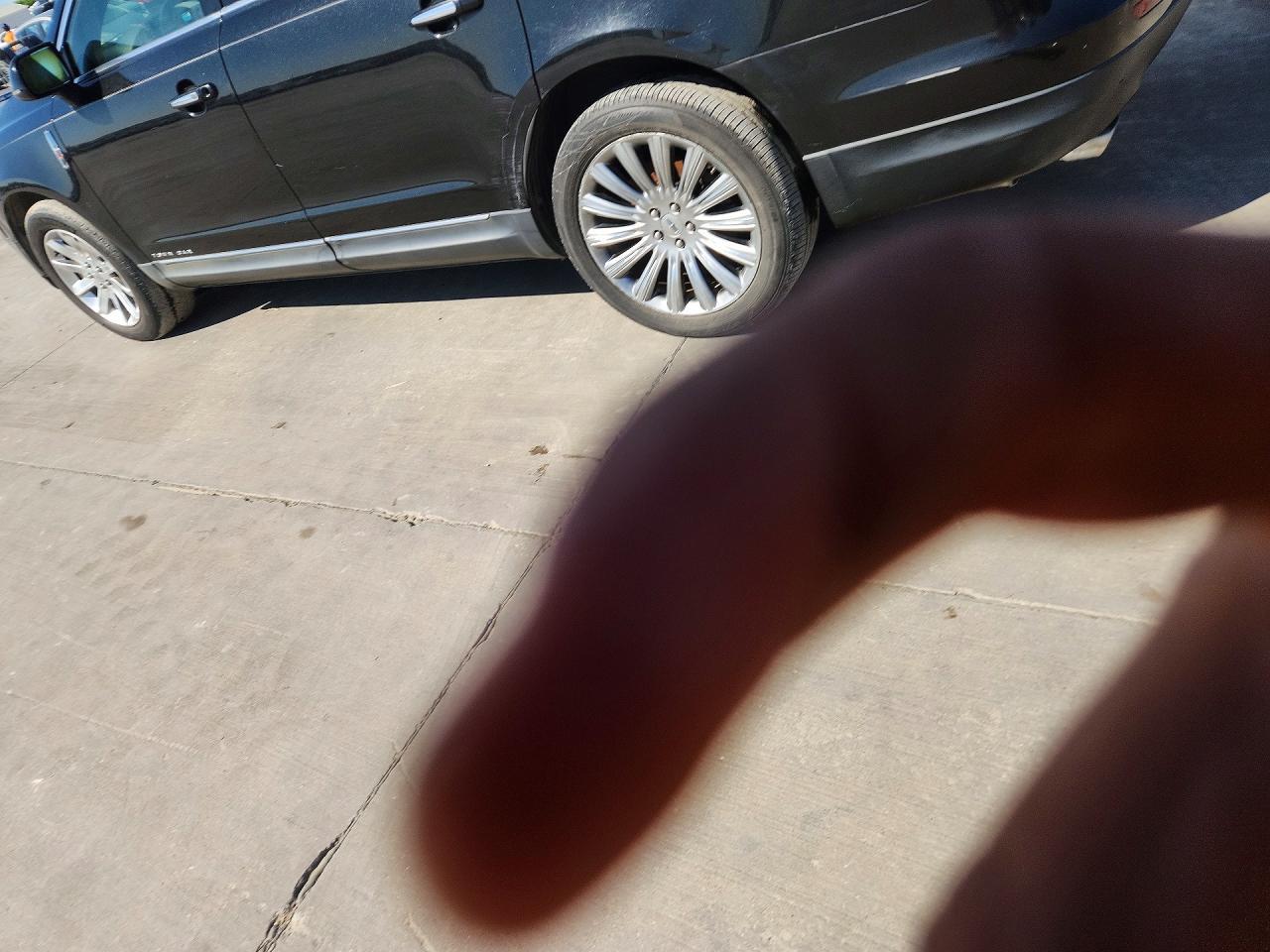 2013 Lincoln Mkt - Image 2