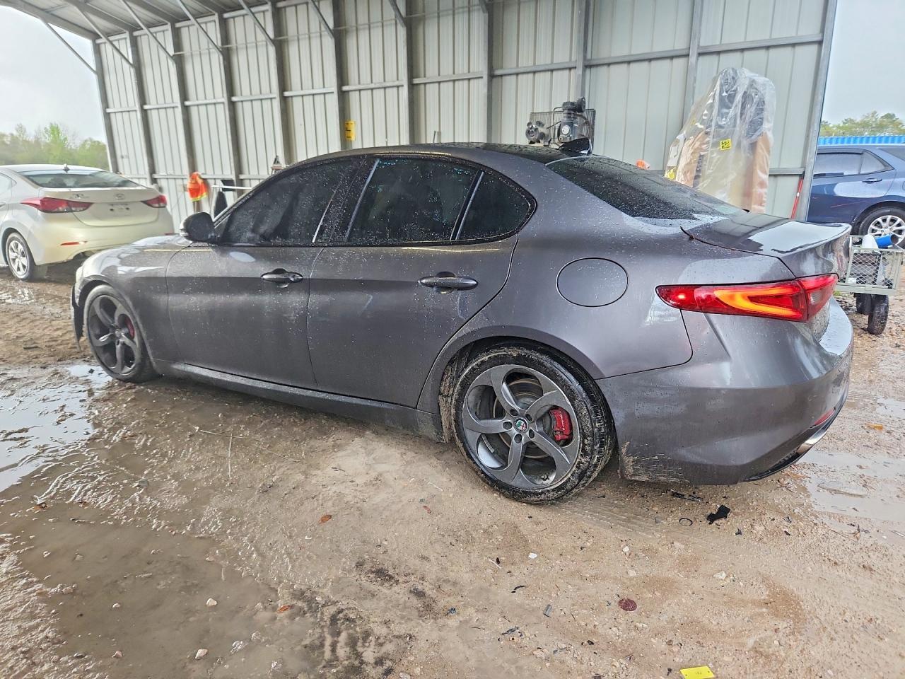 2018 Alfa Romeo Giulia - Image 2