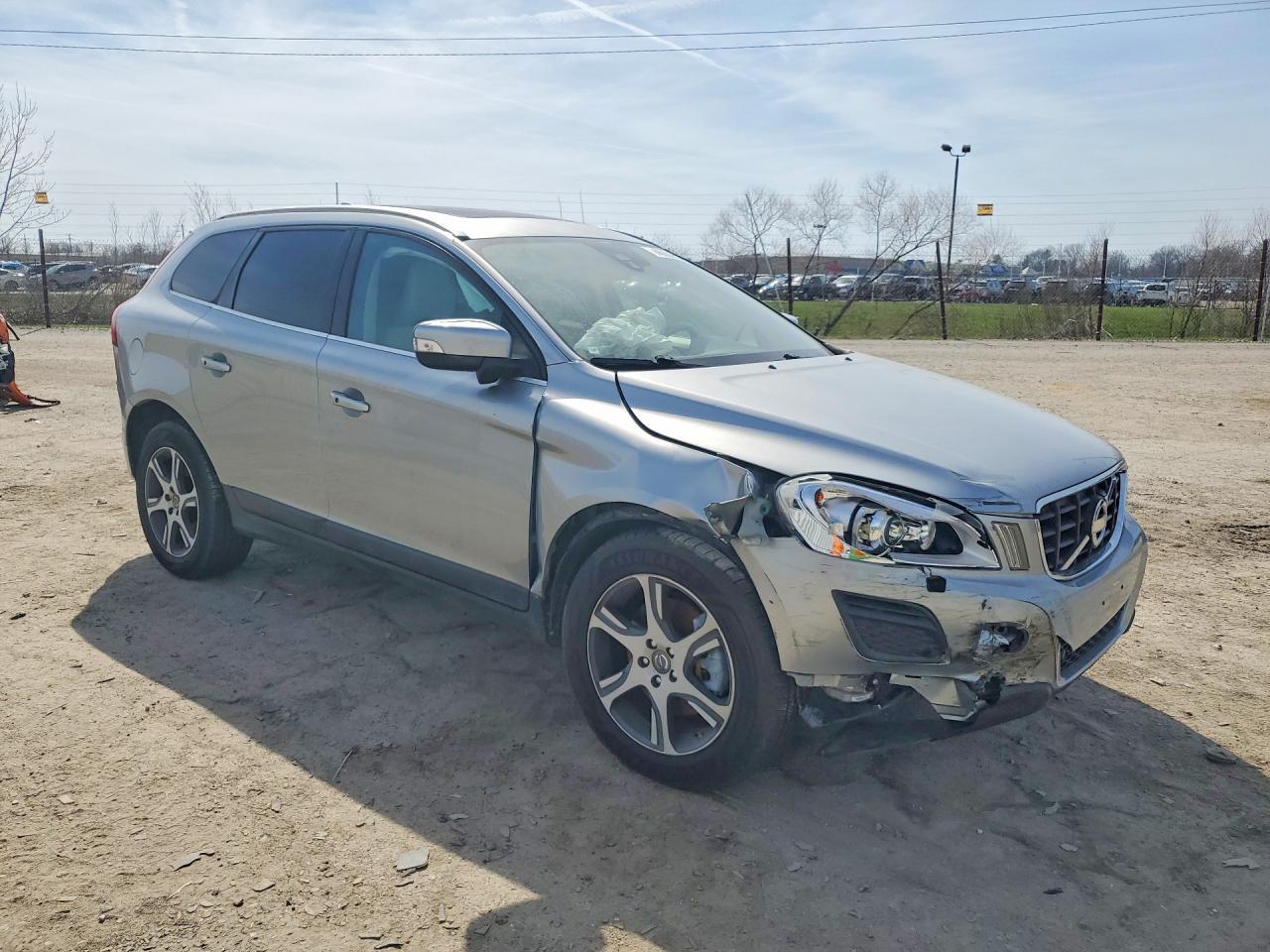 2013 Volvo Xc60 - Image 4