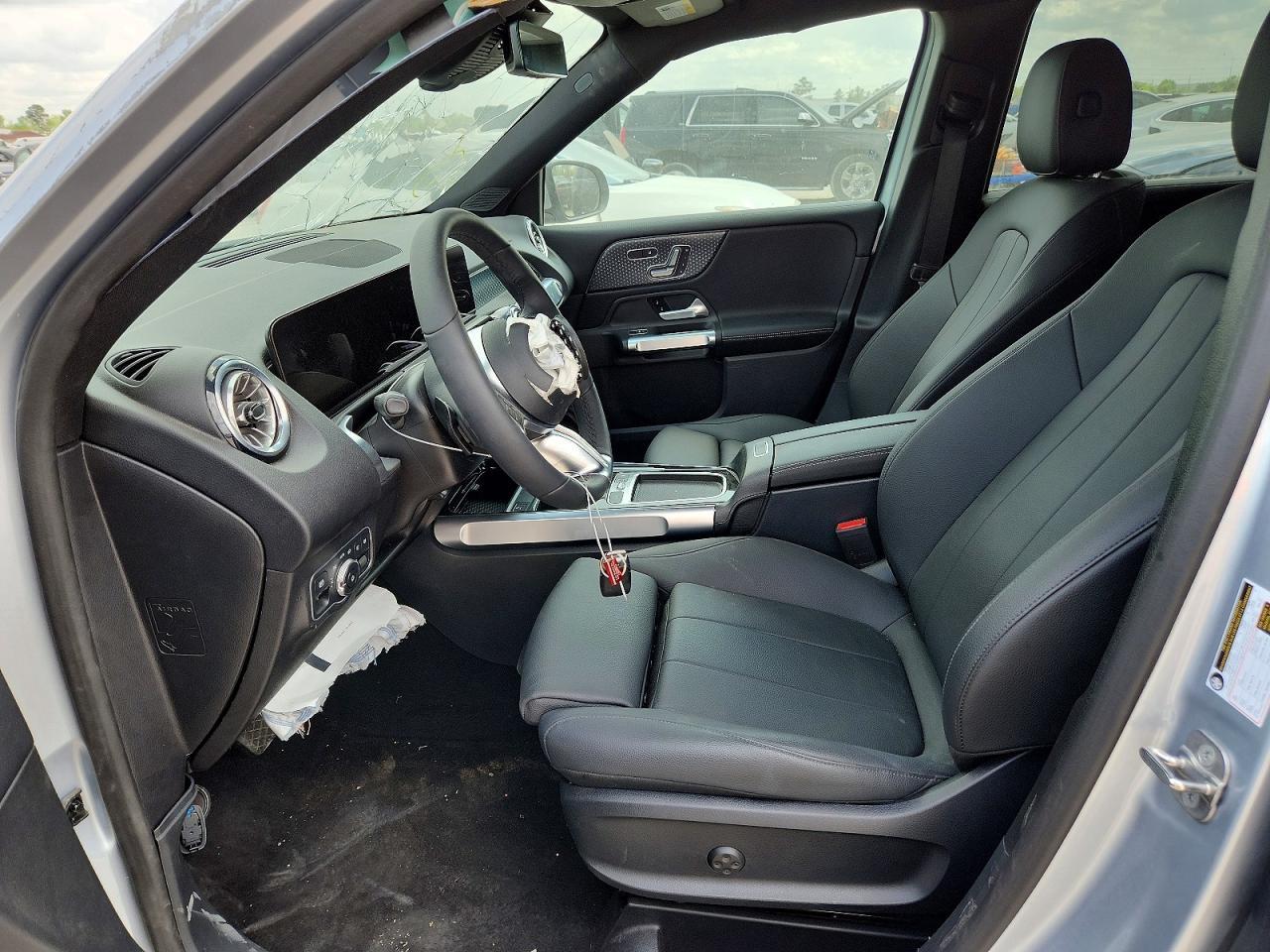 2025 Mercedes-Benz Glb 250 - Image 7