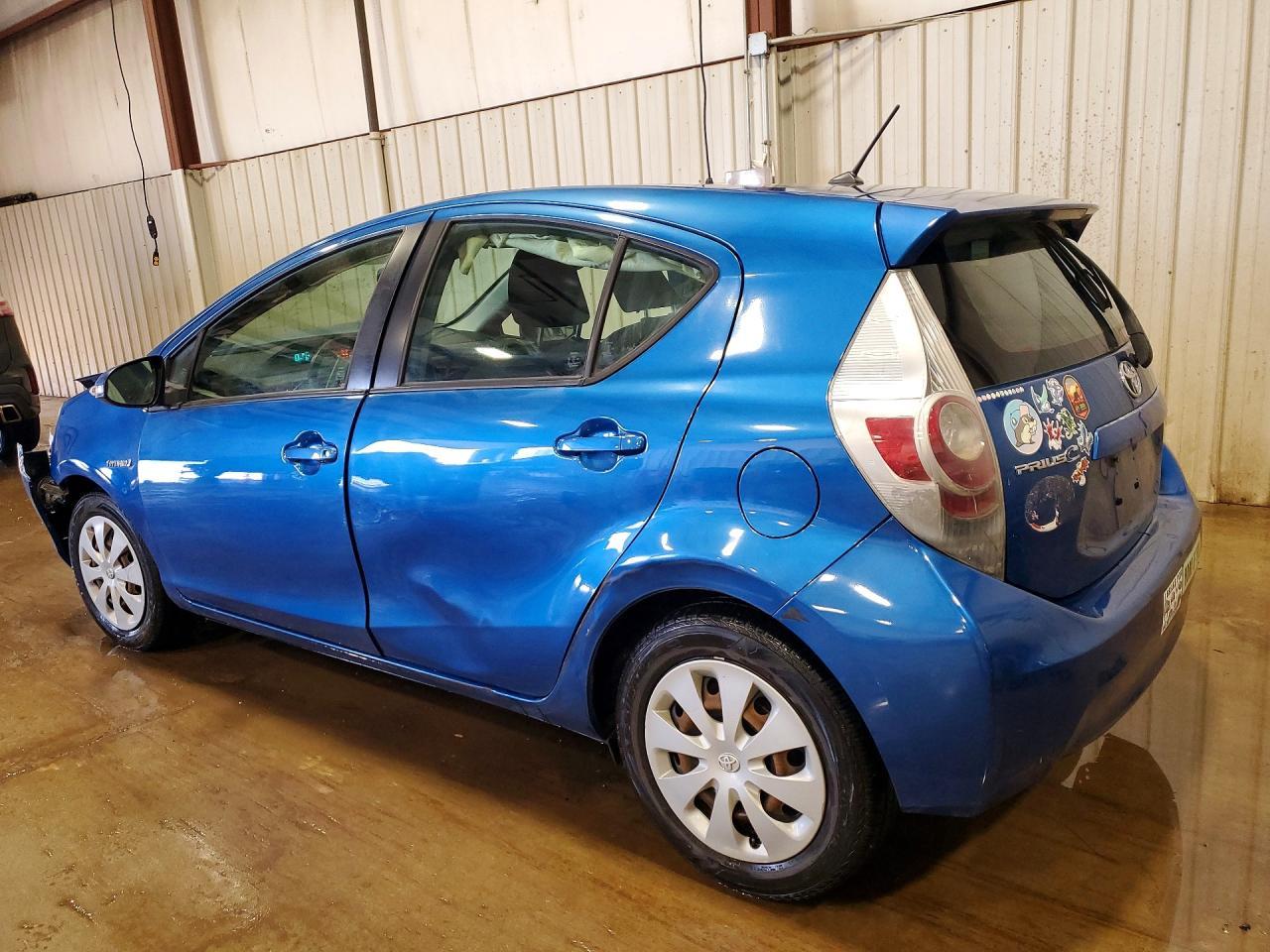 2013 Toyota Prius C Two - Фото 2