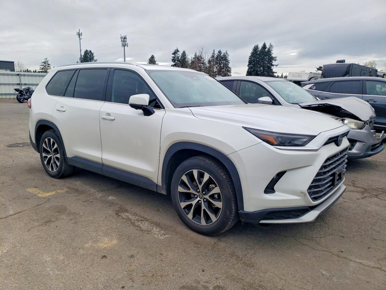 2024 Toyota Grand Highlander Hybrid Max Limited - Image 4