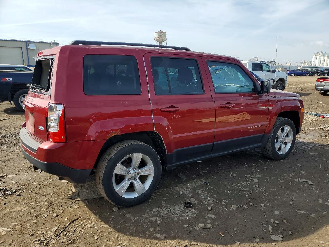 2013 Jeep Patriot Latitude - Фото 3