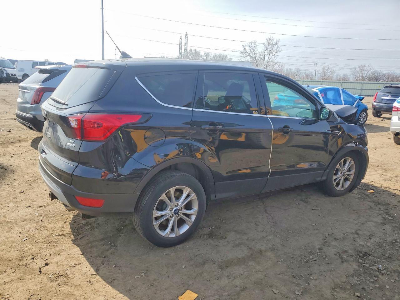 2019 Ford Escape Se - Фото 3