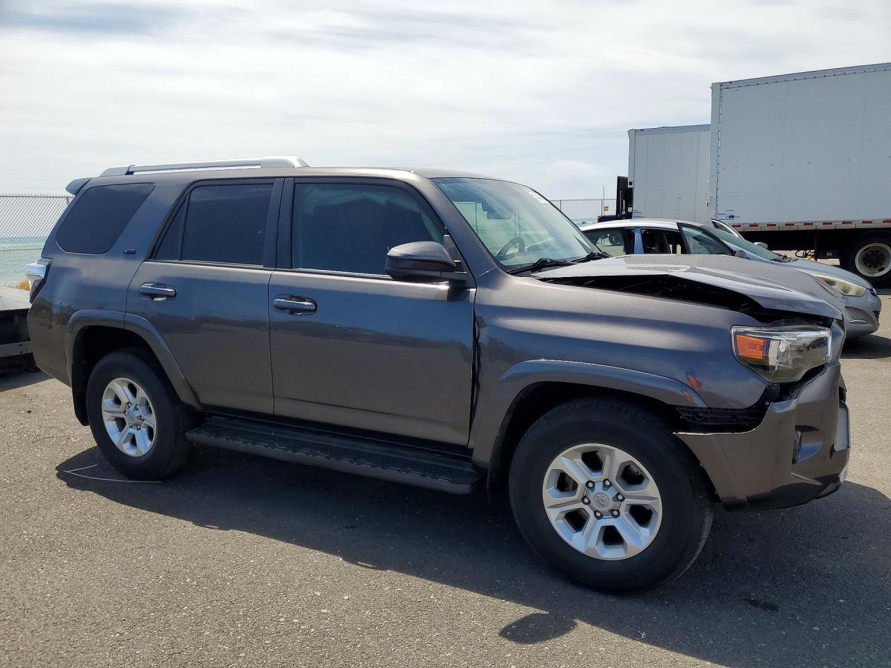 2014 Toyota 4Runner Sr5 - Image 4