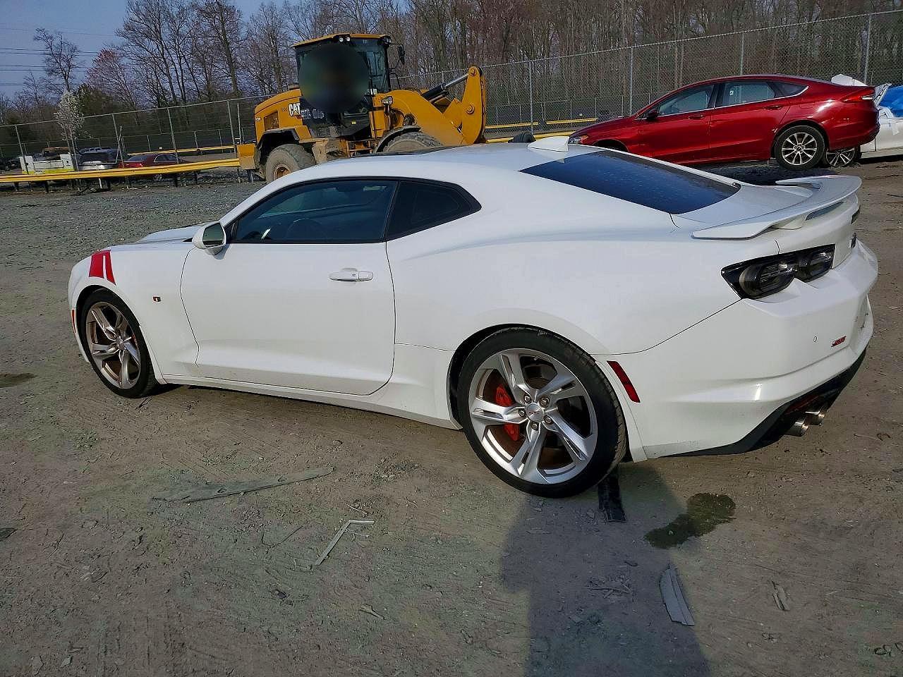 2019 Chevrolet Camaro Ss - Image 2