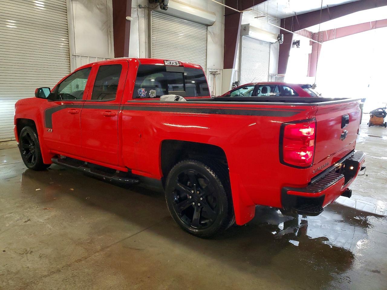 2017 Chevrolet Silverado K1500 Lt - Image 2
